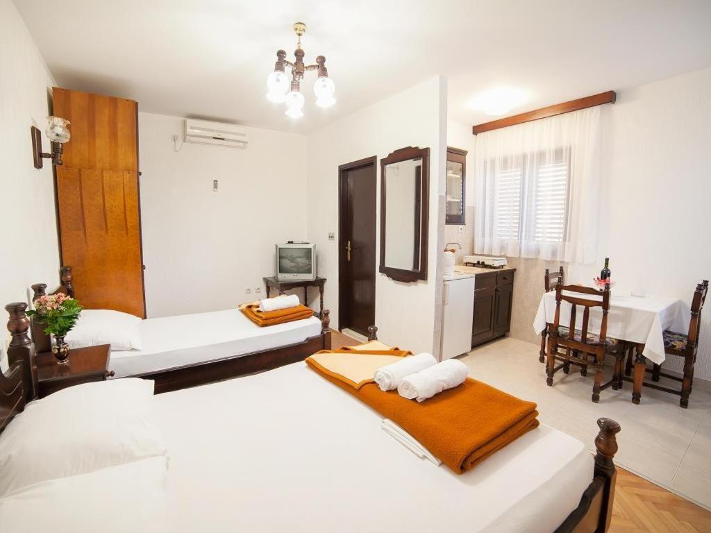 Guest House 4M Petrovac na moru Zimmer foto
