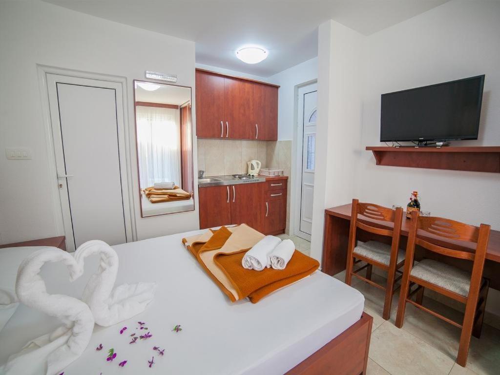 Guest House 4M Petrovac na moru Zimmer foto