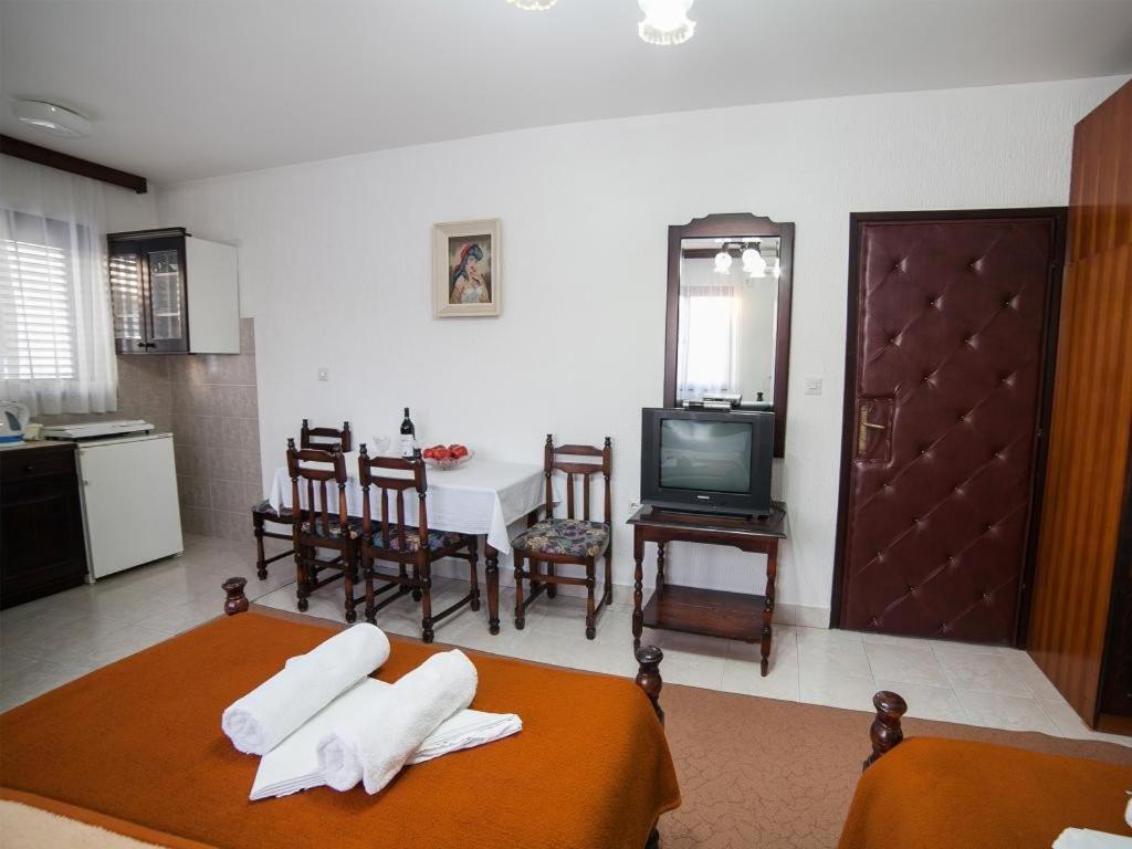 Guest House 4M Petrovac na moru Zimmer foto