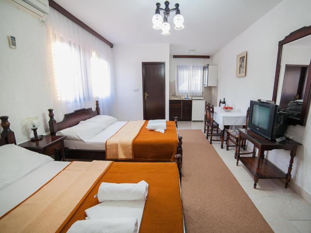Guest House 4M Petrovac na moru Zimmer foto