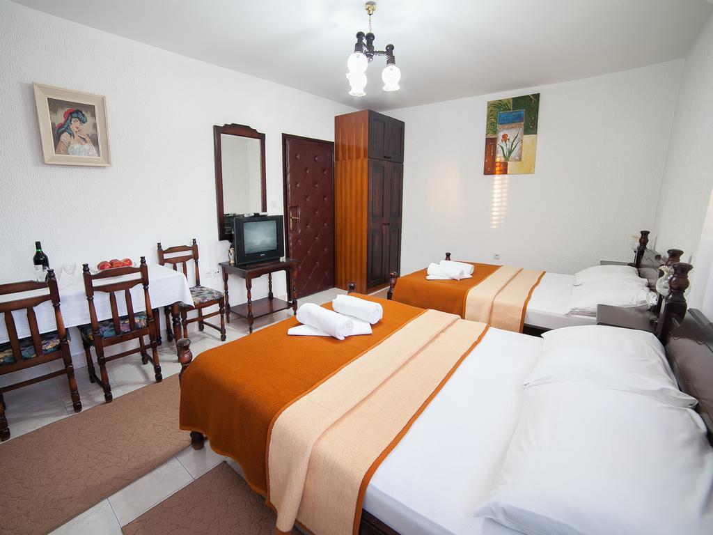 Guest House 4M Petrovac na moru Zimmer foto